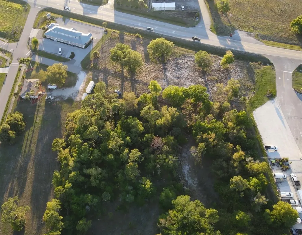 12354 SW Co Road 769 Lake Suzy FL 34269