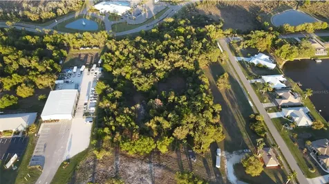 12354 SW Co Road 769 Lake Suzy FL 34269