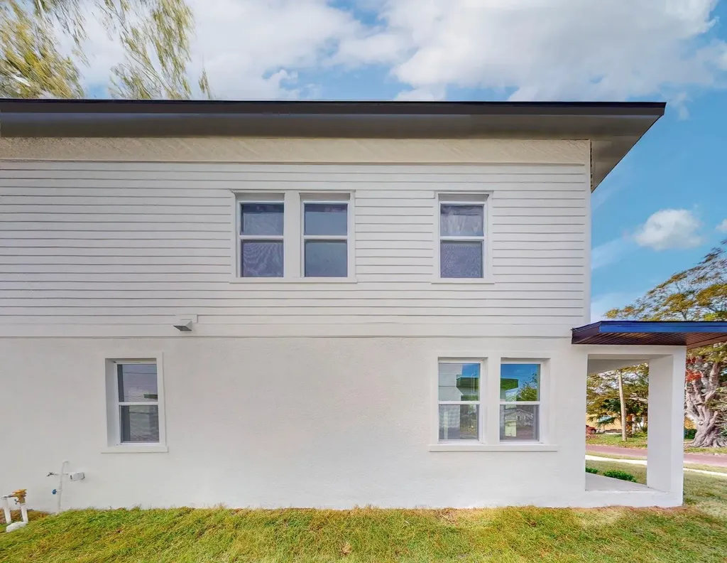 5112 3rd Avenue N St Petersburg FL 33710
