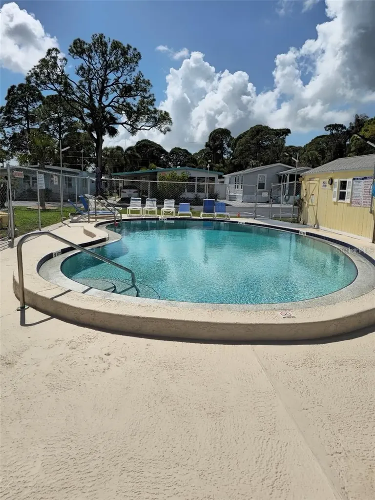 7803 46th Avenue N St Petersburg FL 33709