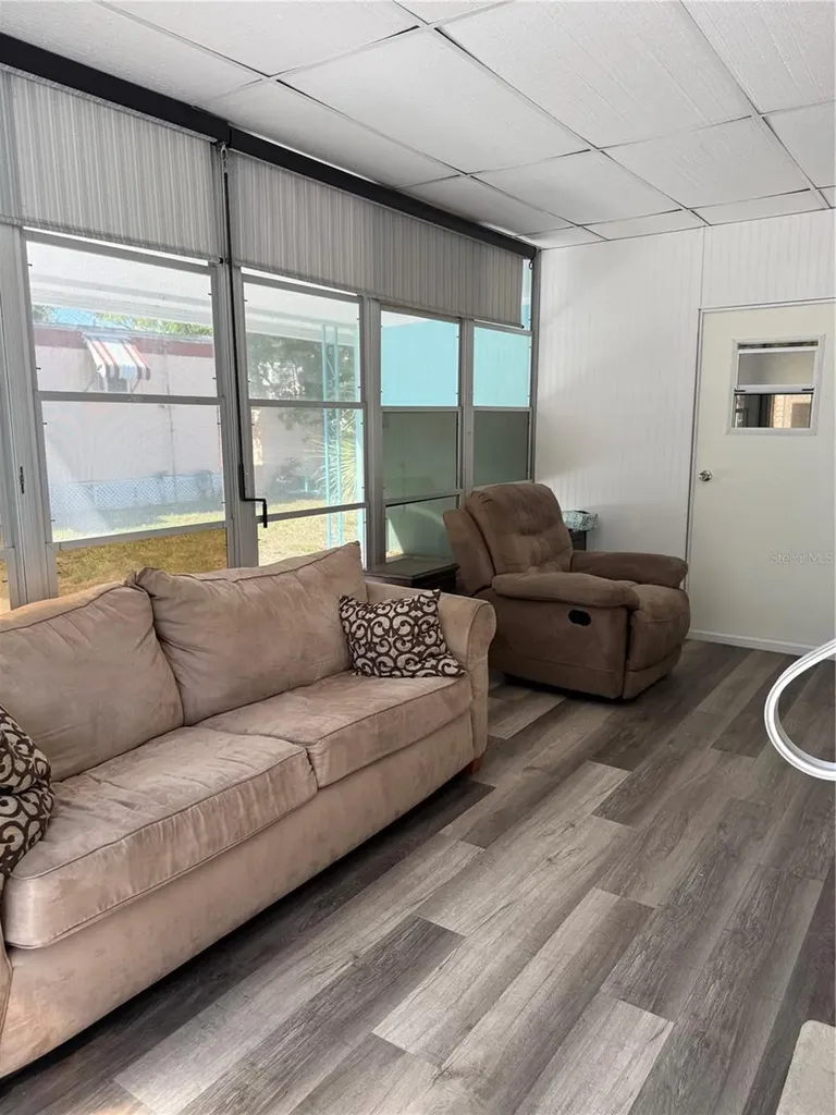7803 46th Avenue N St Petersburg FL 33709
