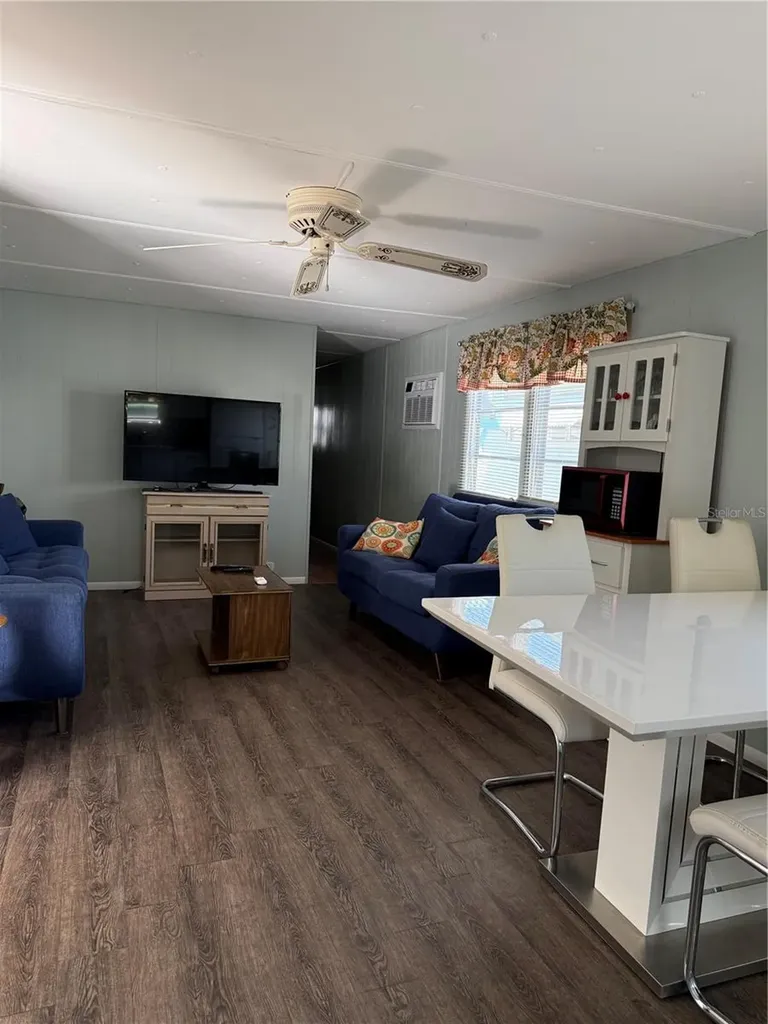 7803 46th Avenue N St Petersburg FL 33709