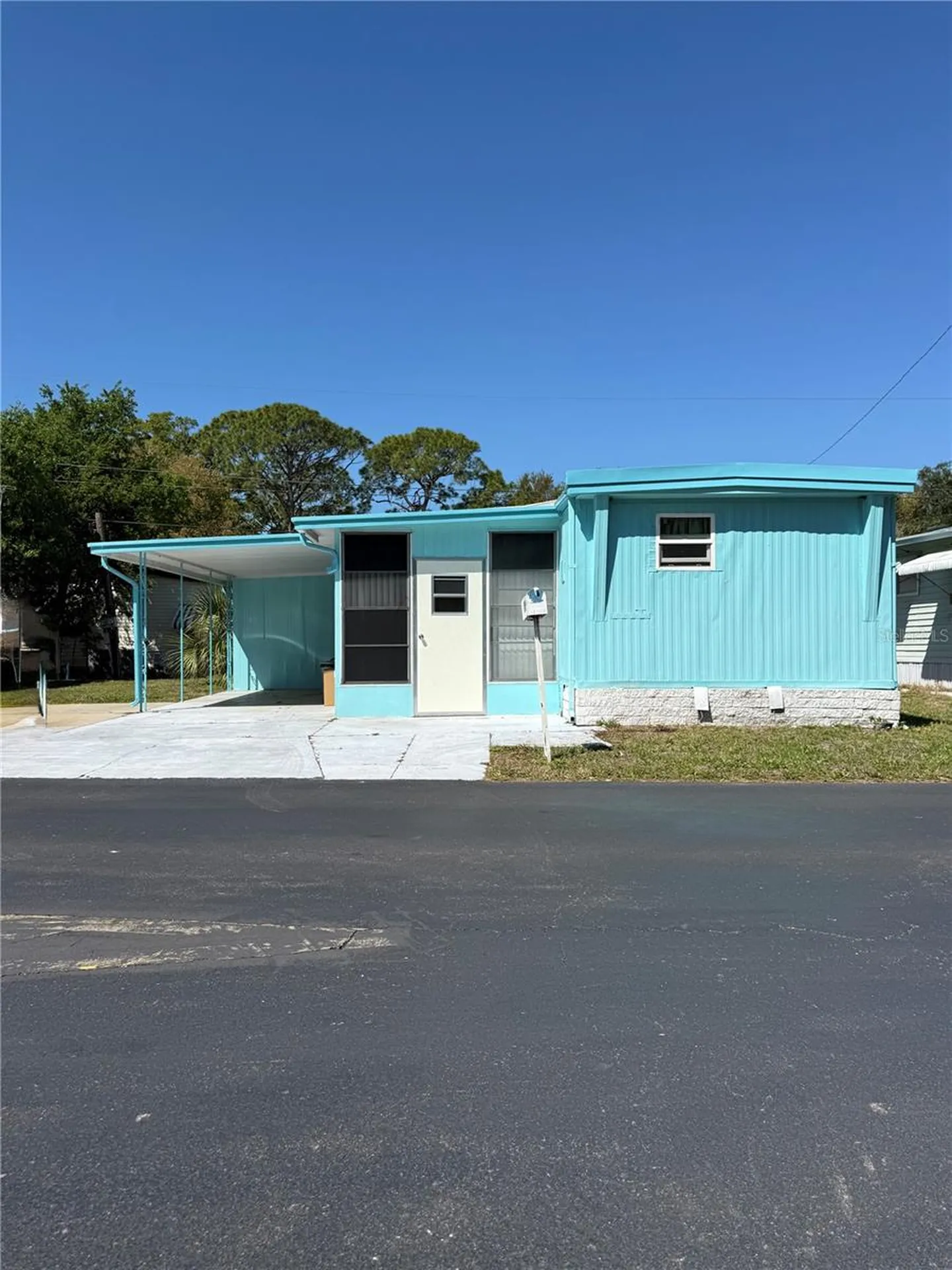 7803 46th Avenue N St Petersburg FL 33709
