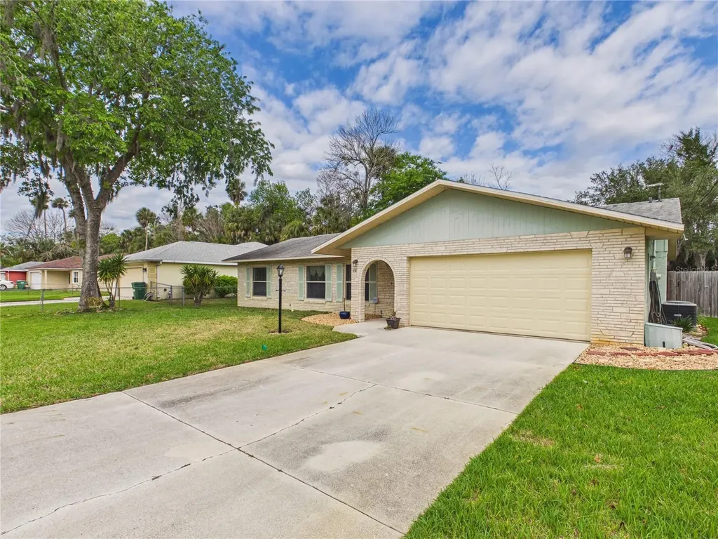 632 Cherokee Lane Daytona Beach FL 32117