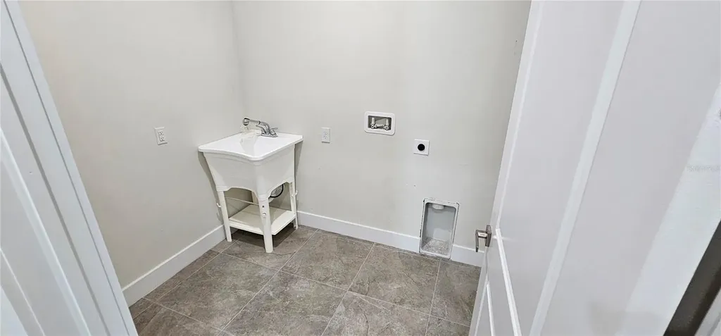 3008 NW 41st Avenue Cape Coral FL 33993
