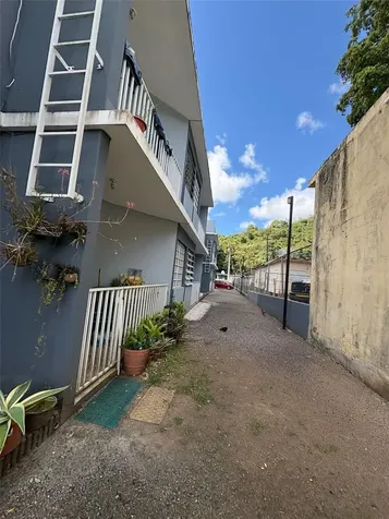 Carrera 132 Avenida Muñoz Rivera. Edificio Willers Chalet Penuelas PR 00624