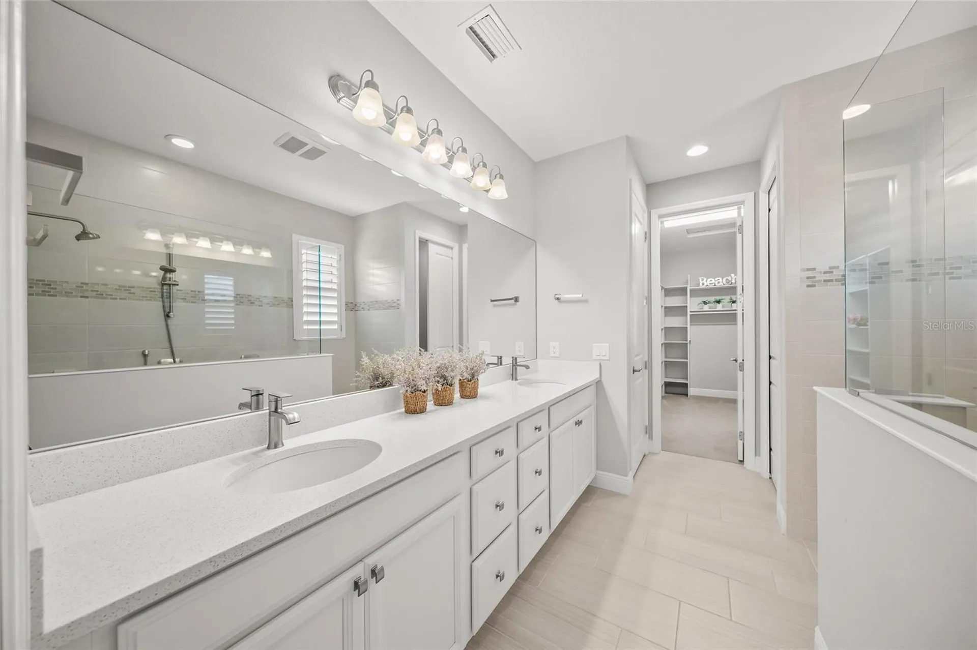 997 Crosswind Avenue Sarasota FL 34240
