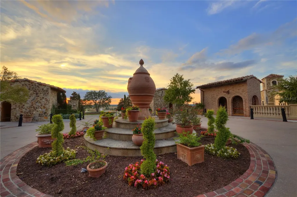 15942 Pendio Drive Bella Collina FL 34756