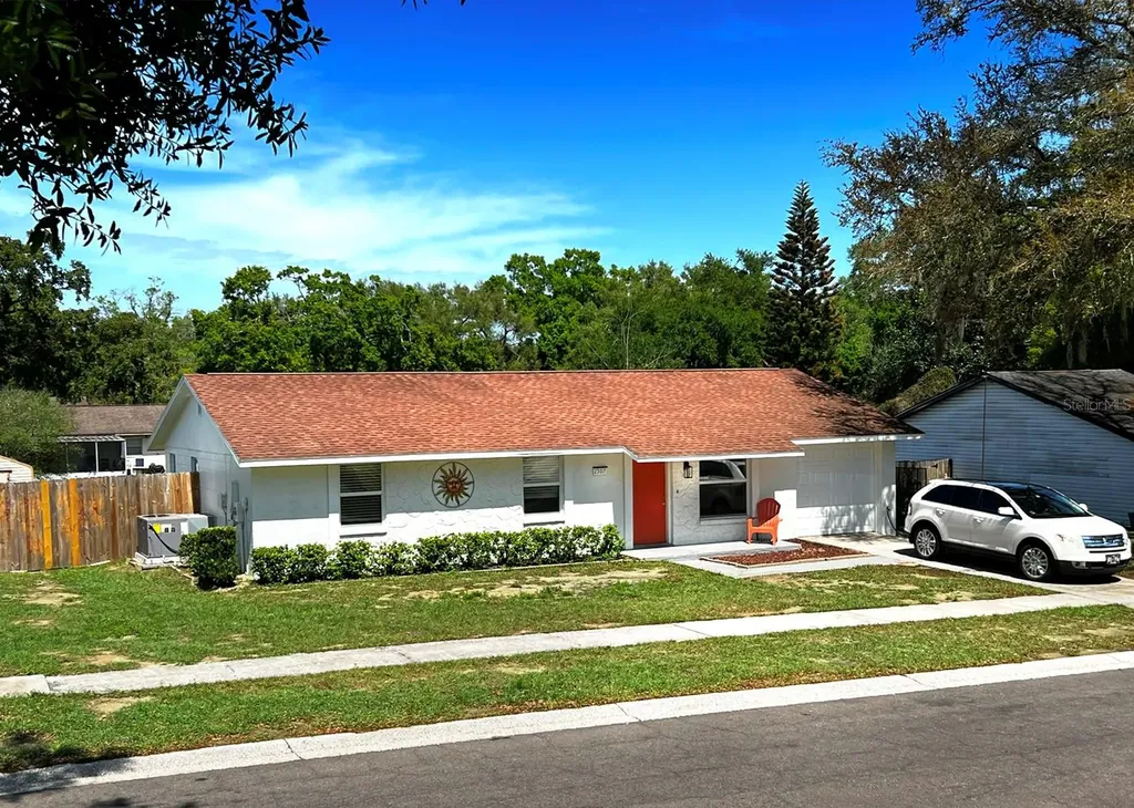 2307 Merrily Circle N Seffner FL 33584
