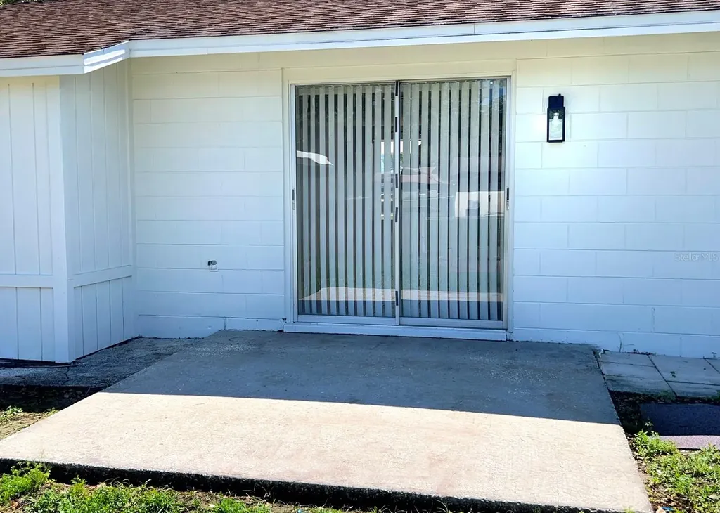 2307 Merrily Circle N Seffner FL 33584