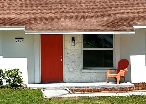 2307 Merrily Circle N Seffner FL 33584