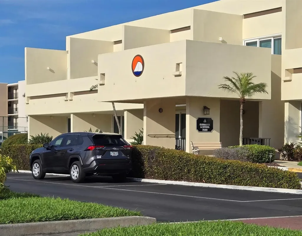 7400 Sun Island Drive S South Pasadena FL 33707