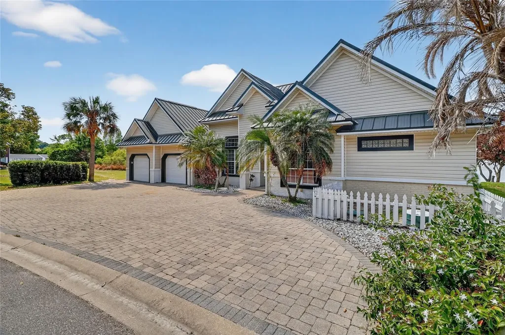 1028 S Lake Mariam Drive Winter Haven FL 33884