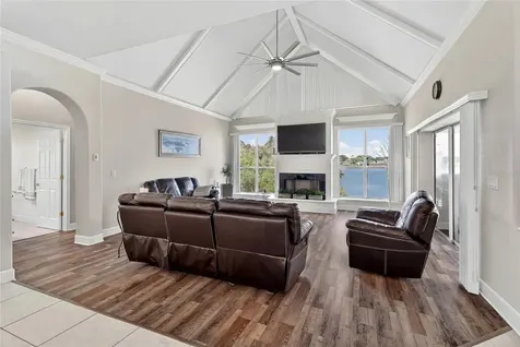 1028 S Lake Mariam Drive Winter Haven FL 33884