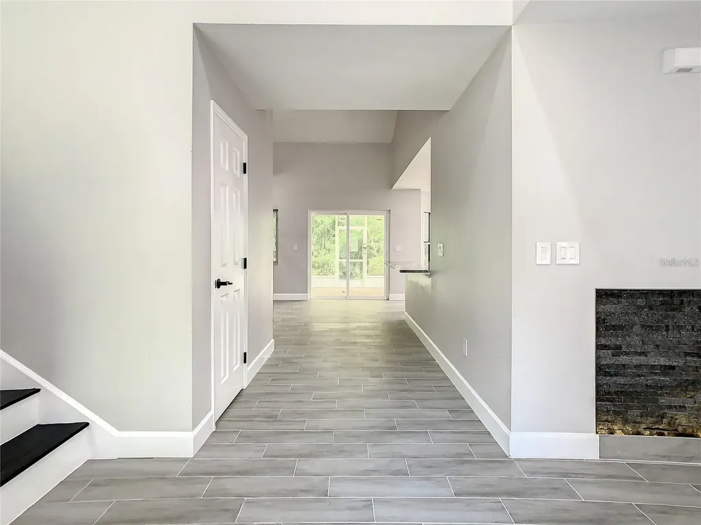 6708 Yardley Way Tampa FL 33647