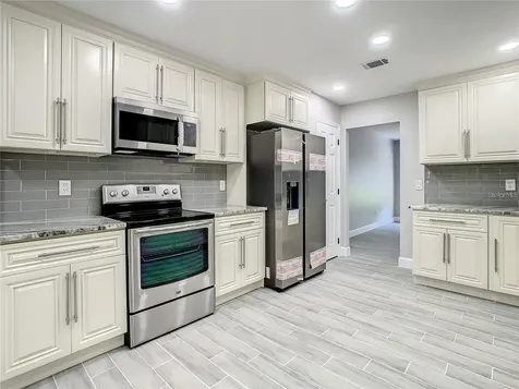 6708 Yardley Way Tampa FL 33647