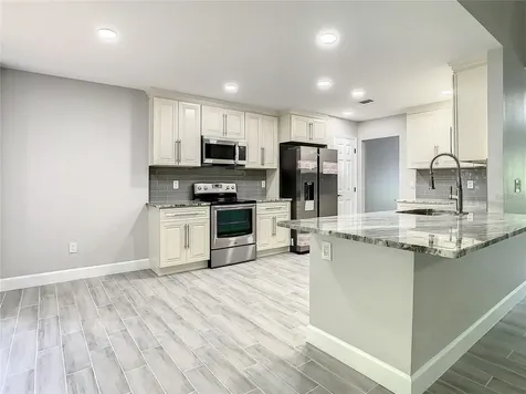 6708 Yardley Way Tampa FL 33647