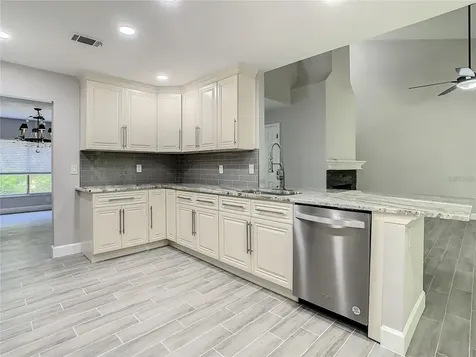 6708 Yardley Way Tampa FL 33647