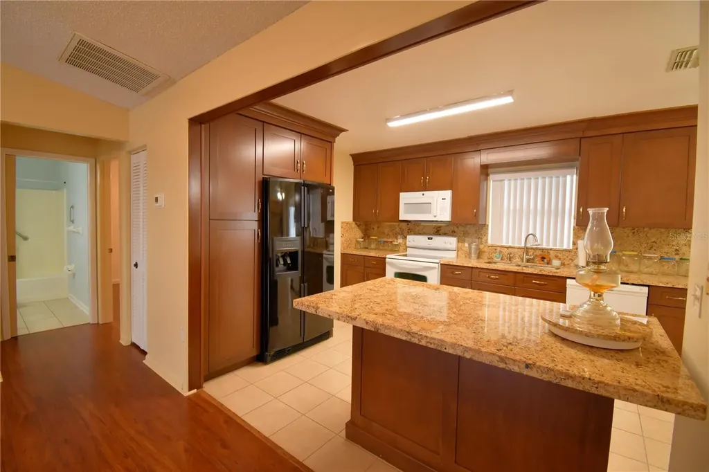 1690 Colonnades Circle N Lakeland FL 33811
