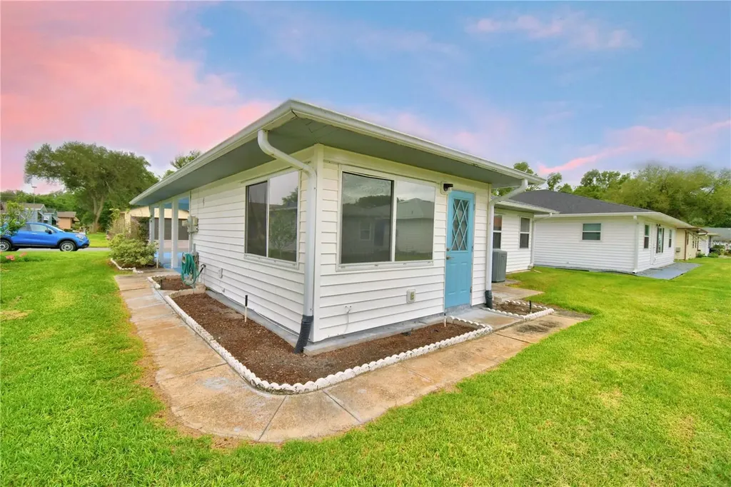 1690 Colonnades Circle N Lakeland FL 33811
