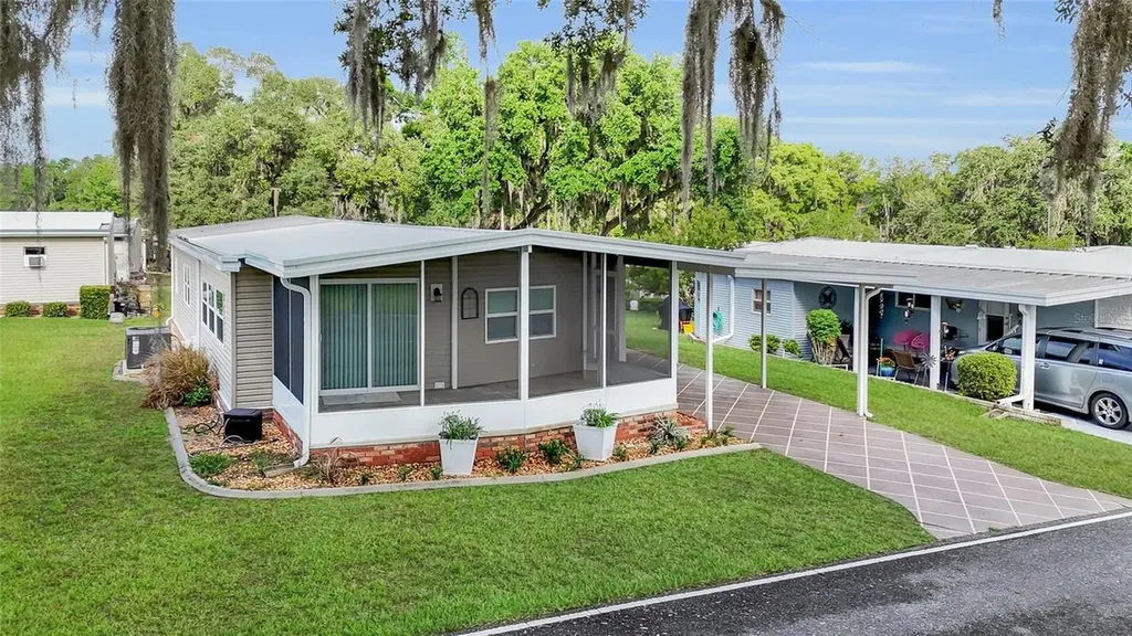 100 Papaya Cove Leesburg FL 34748