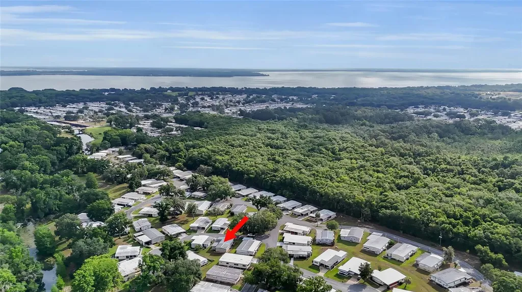 100 Papaya Cove Leesburg FL 34748