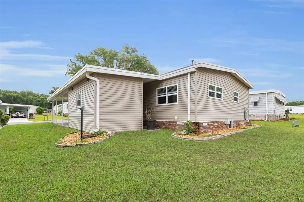 100 Papaya Cove Leesburg FL 34748