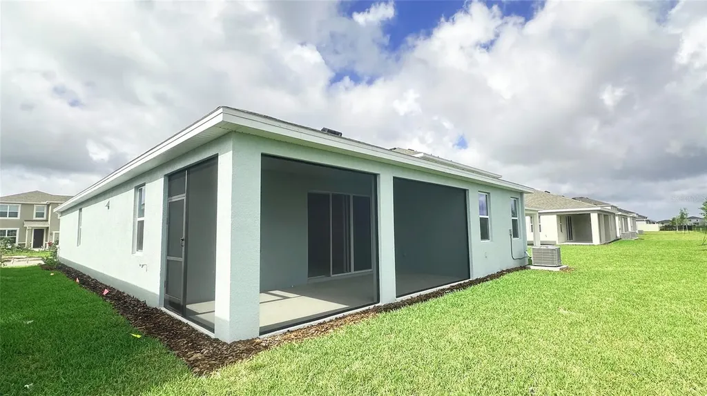 17915 Cantarina Cove Lakewood Ranch FL 34211