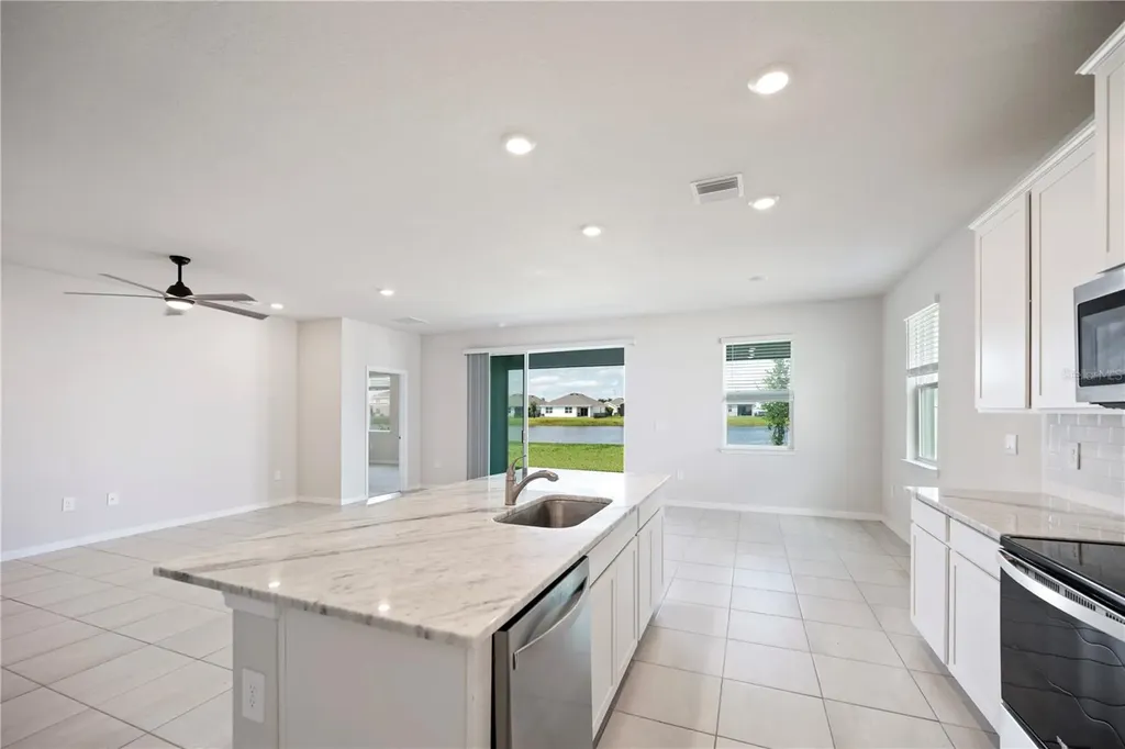 17915 Cantarina Cove Lakewood Ranch FL 34211