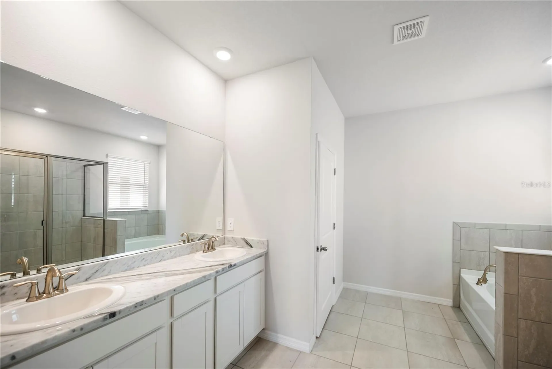 17915 Cantarina Cove Lakewood Ranch FL 34211