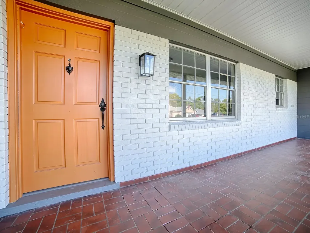 5 Oak Street Yalaha FL 34797
