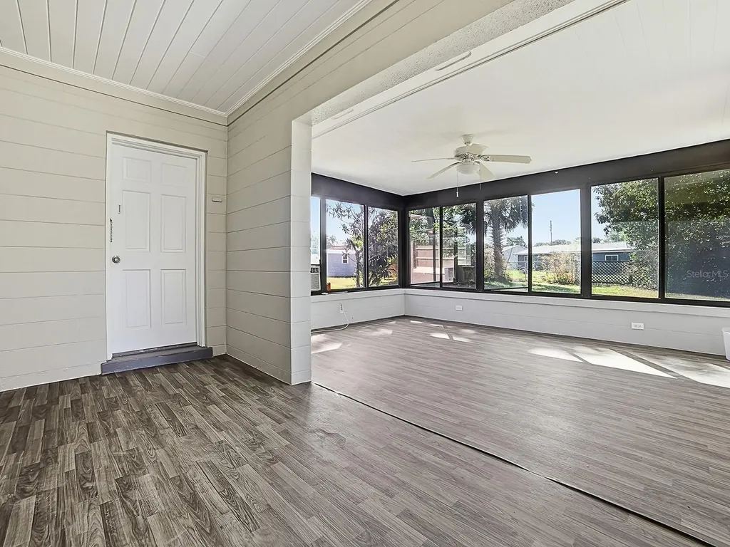 5 Oak Street Yalaha FL 34797