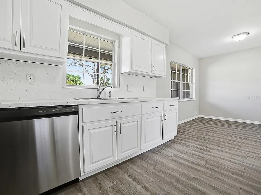 5 Oak Street Yalaha FL 34797