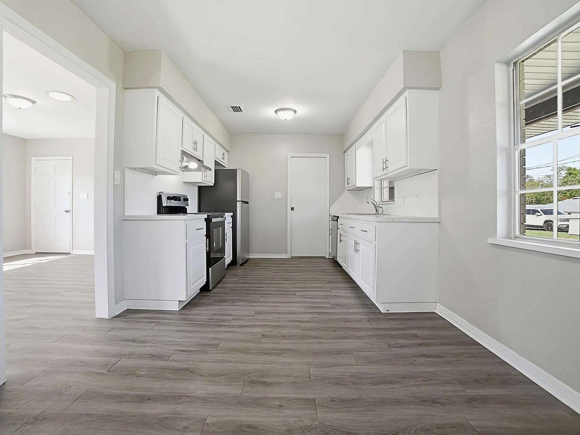 5 Oak Street Yalaha FL 34797