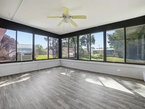 5 Oak Street Yalaha FL 34797