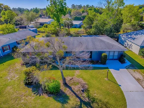 5 Oak Street Yalaha FL 34797