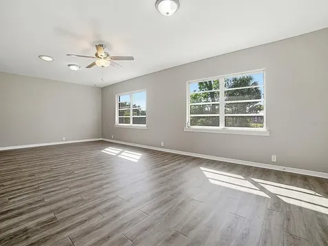 5 Oak Street Yalaha FL 34797
