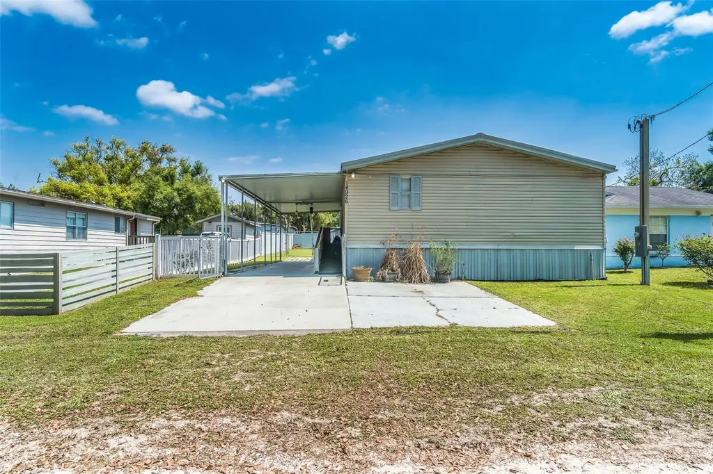14926 Douglas Street Dade City FL 33525