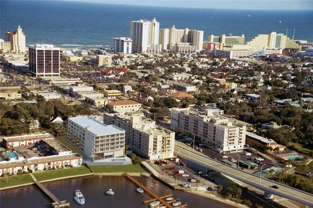 613 Halifax Avenue Daytona Beach FL 32118