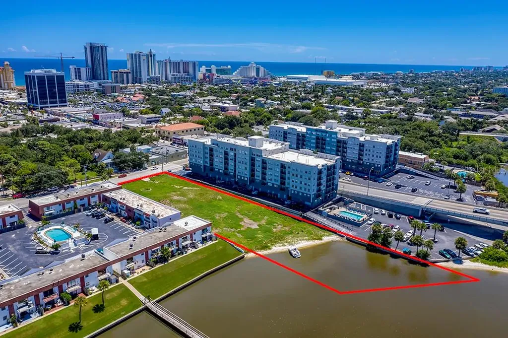 613 Halifax Avenue Daytona Beach FL 32118
