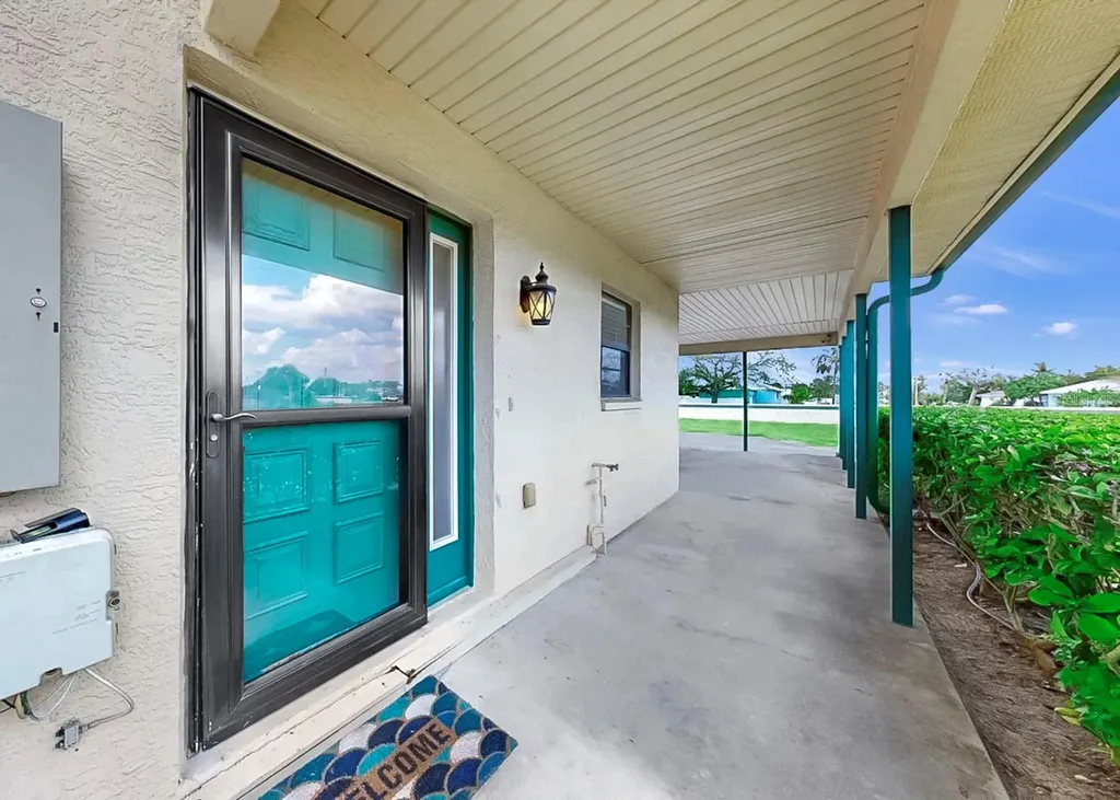 626 Yardarm Drive Apollo Beach FL 33572