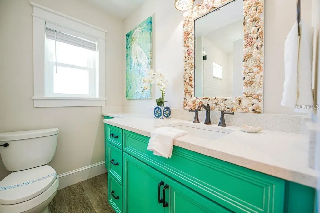 332 Avenida De Mayo Sarasota FL 34242