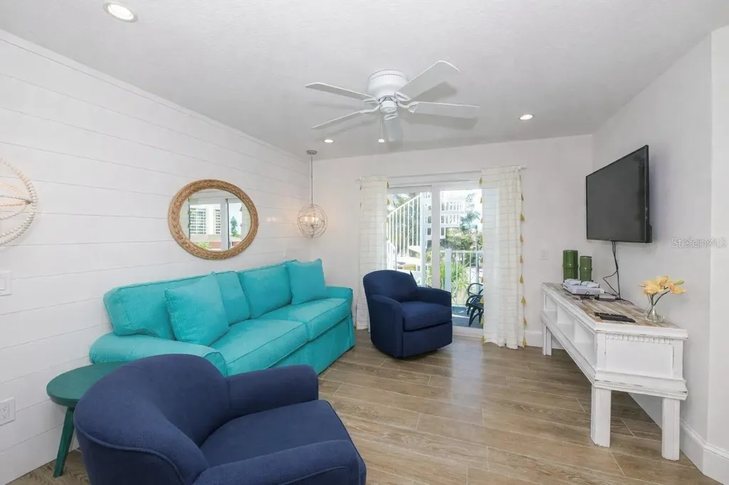 332 Avenida De Mayo Sarasota FL 34242