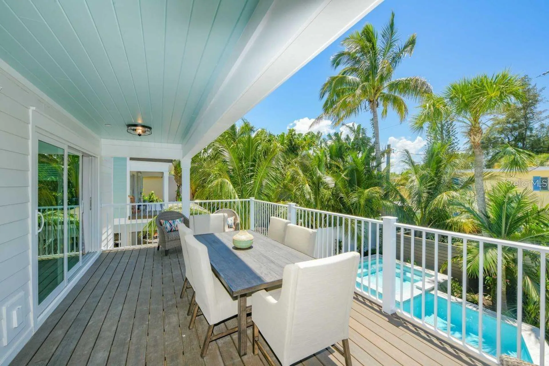 332 Avenida De Mayo Sarasota FL 34242