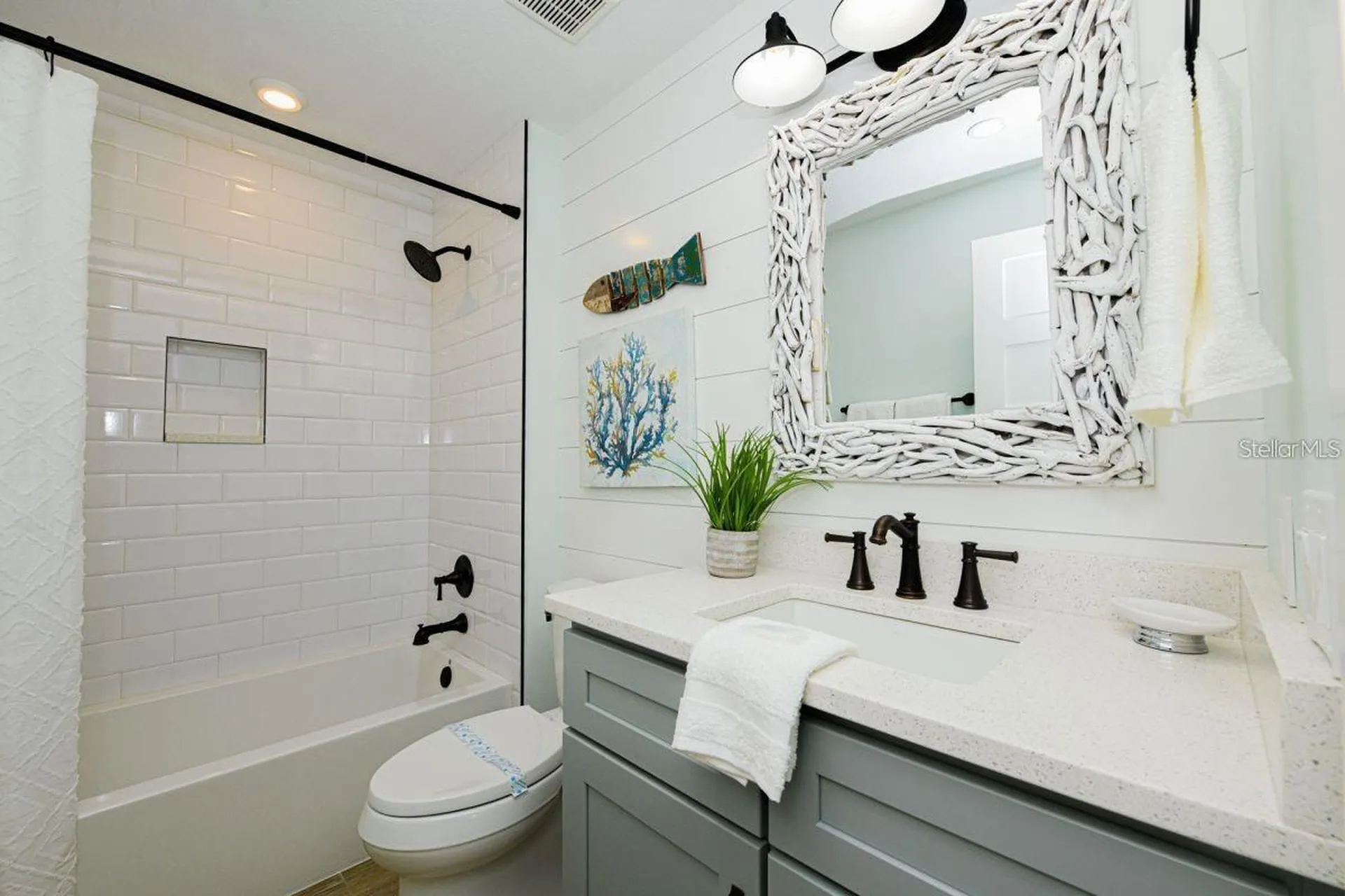 332 Avenida De Mayo Sarasota FL 34242