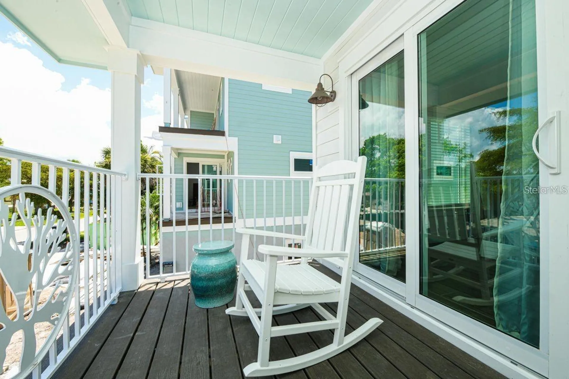 332 Avenida De Mayo Sarasota FL 34242