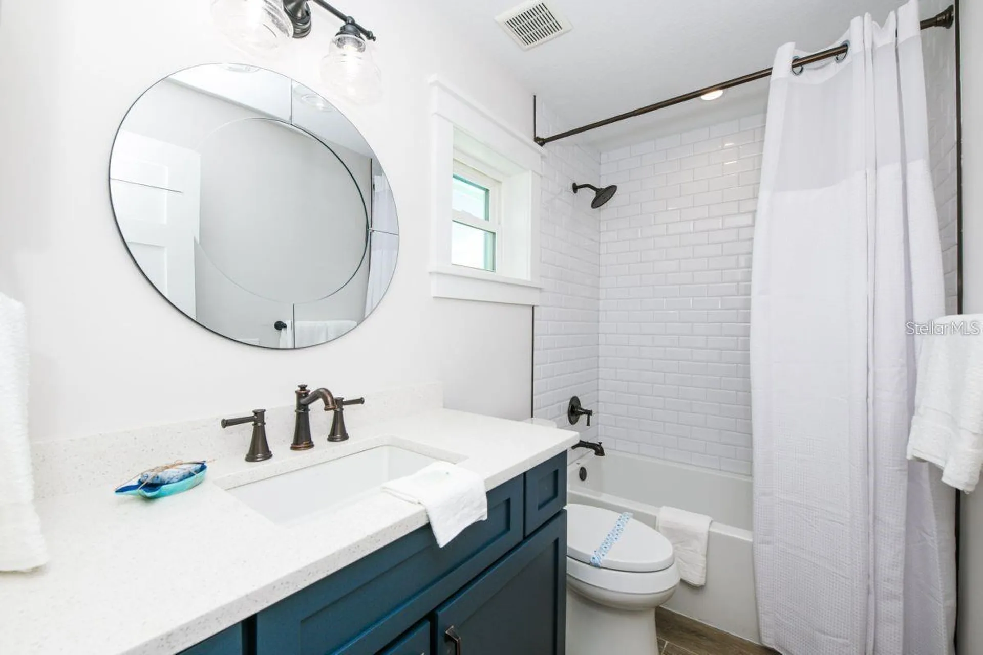 332 Avenida De Mayo Sarasota FL 34242