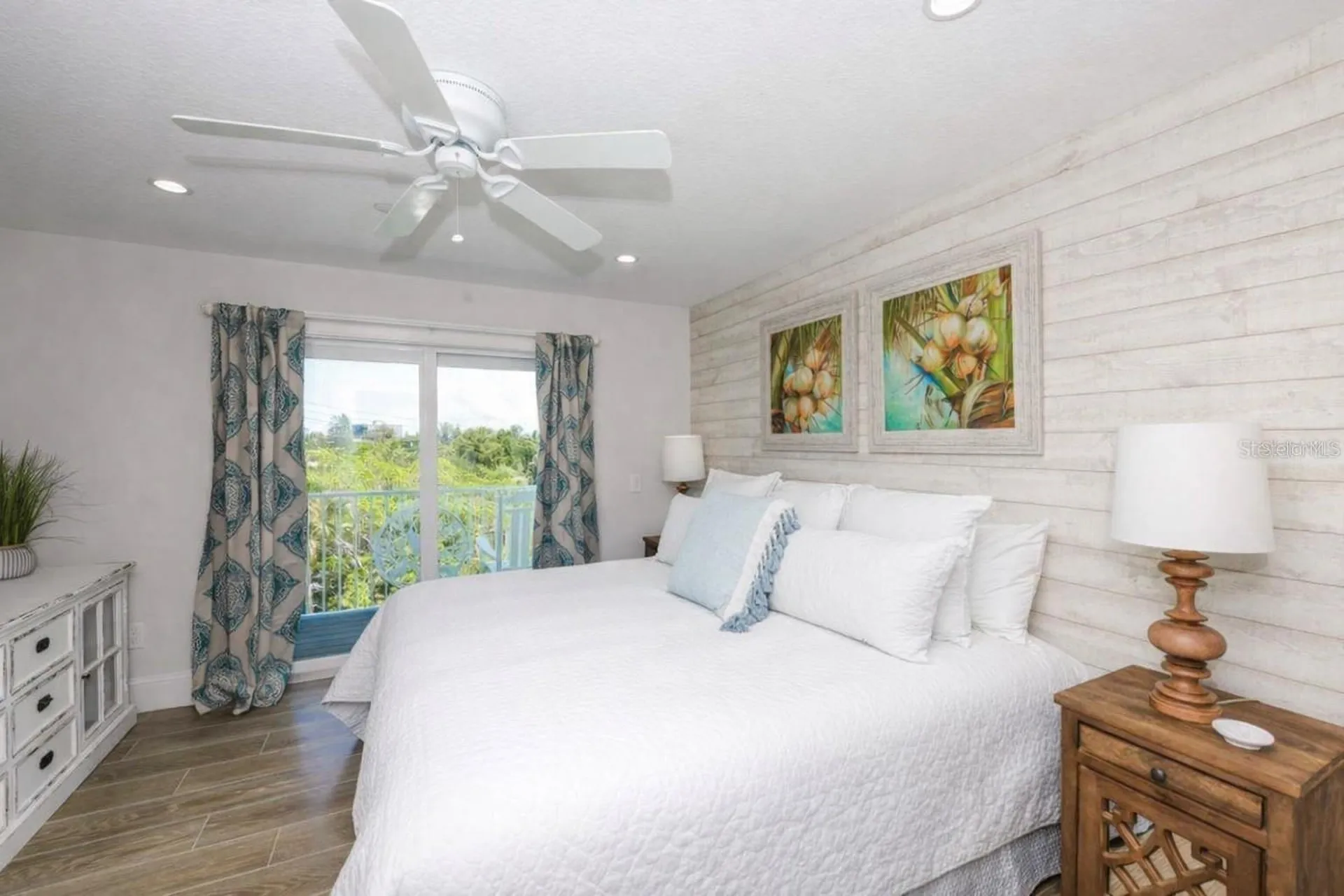 332 Avenida De Mayo Sarasota FL 34242