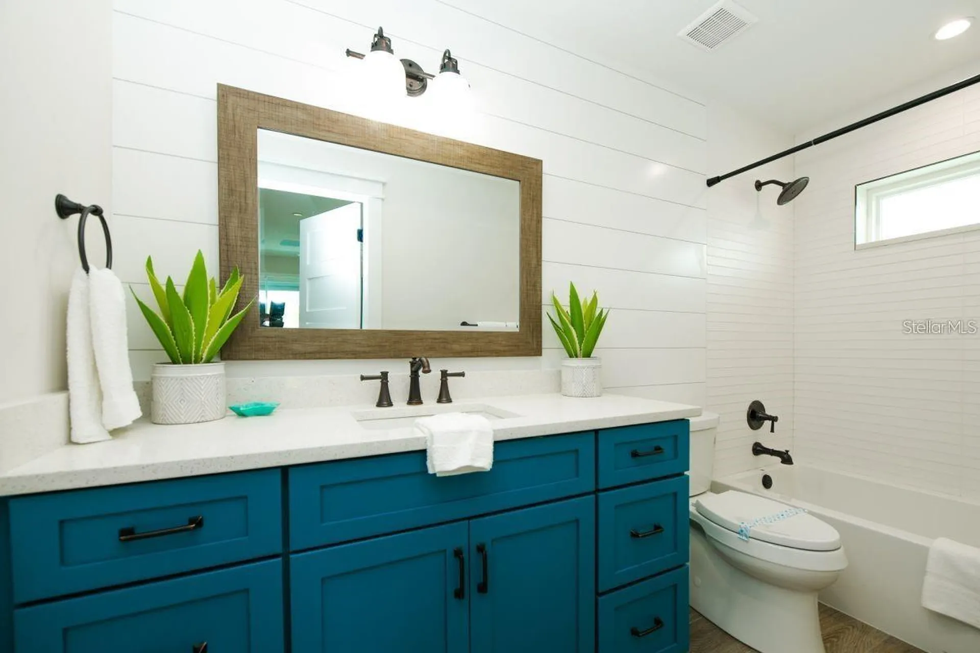 332 Avenida De Mayo Sarasota FL 34242