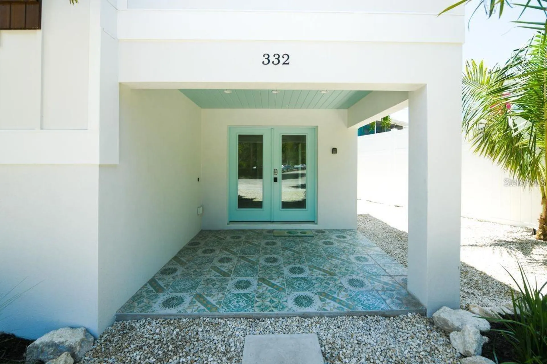 332 Avenida De Mayo Sarasota FL 34242